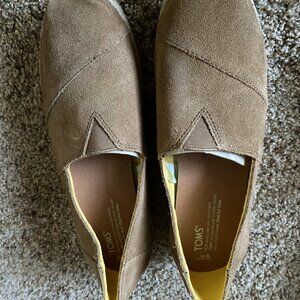 Tom's Suede Brown Espadrille style shoe size 9